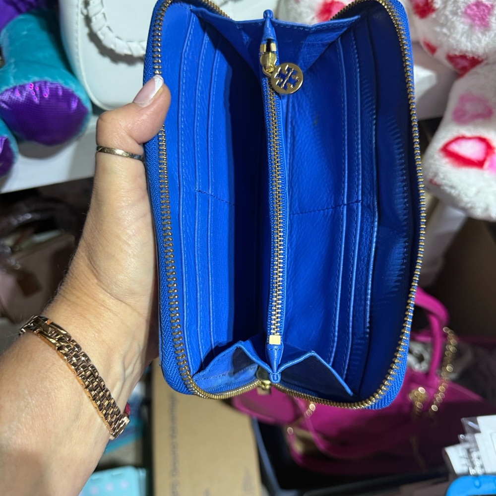 Tory Burch Blue Wallet with Gold Logo - Picture 2 of 4